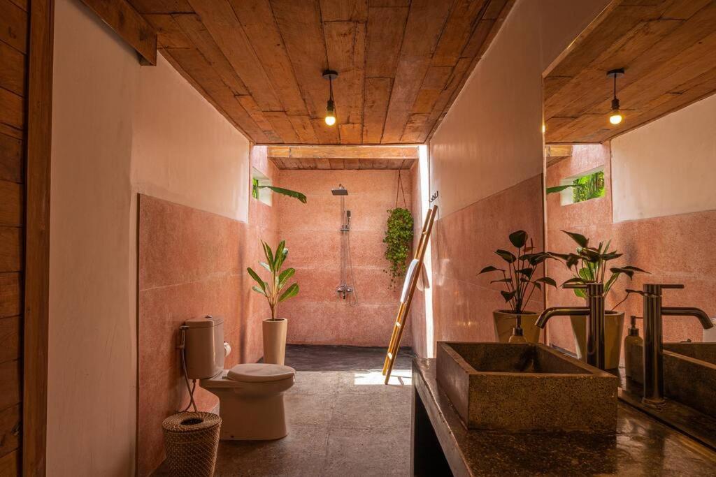Berawa Canggu Stylish Joglo 3 Bedrooms Private Villa With Private Pool ภายนอก รูปภาพ